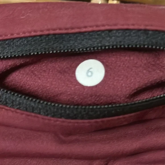 #369 Lululemon Run Speed Short
Yama Check Heathered Flaming Tomato/Rust Berry 6 - Picture 6 of 6